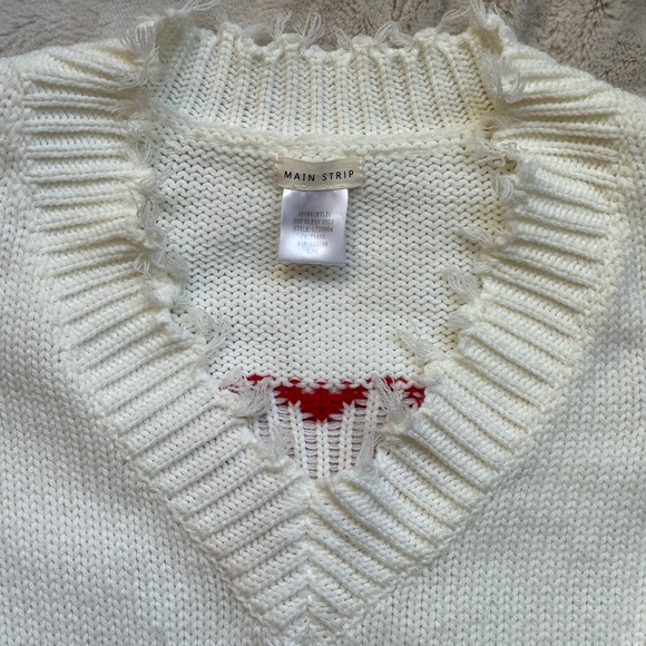 Red Heart Oversized Shaggy Sweater Perfect for Valentines! Women’s Large. - Picture 4 of 10